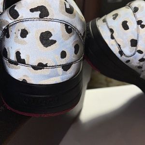 🐆Used Gucci Leopard Reflective Sneakers